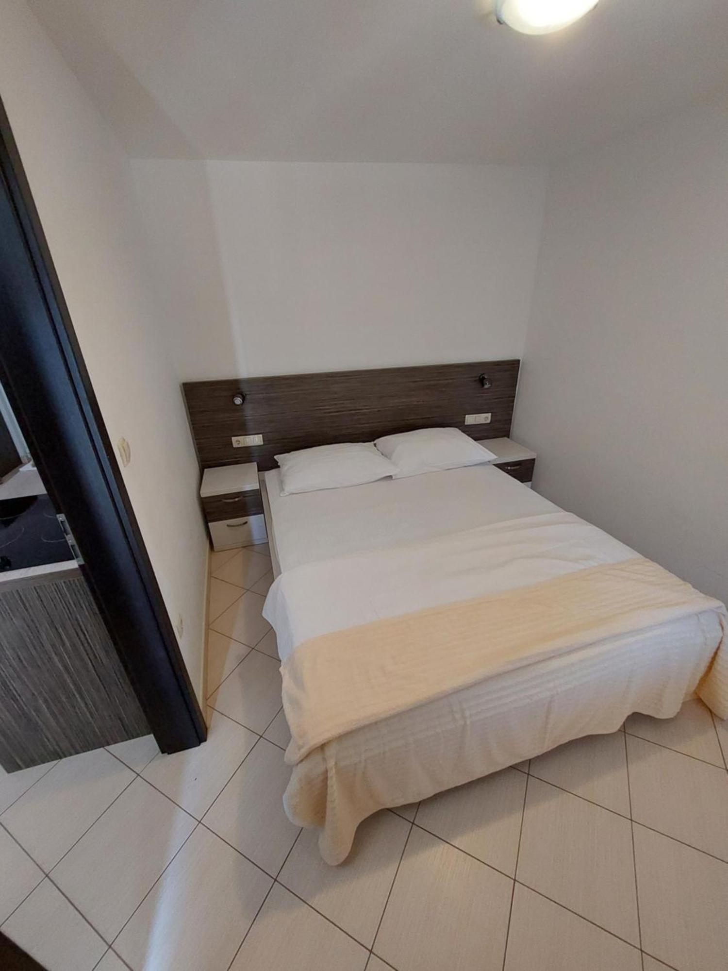 Holiday Baška Voda Szoba fotó